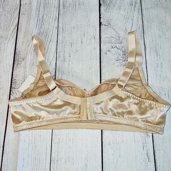 Instant Shaping by Plusform Keyhole Bra - Picture 4 of 6